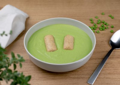 Erbseneintopf mit Geflügelwürstchen