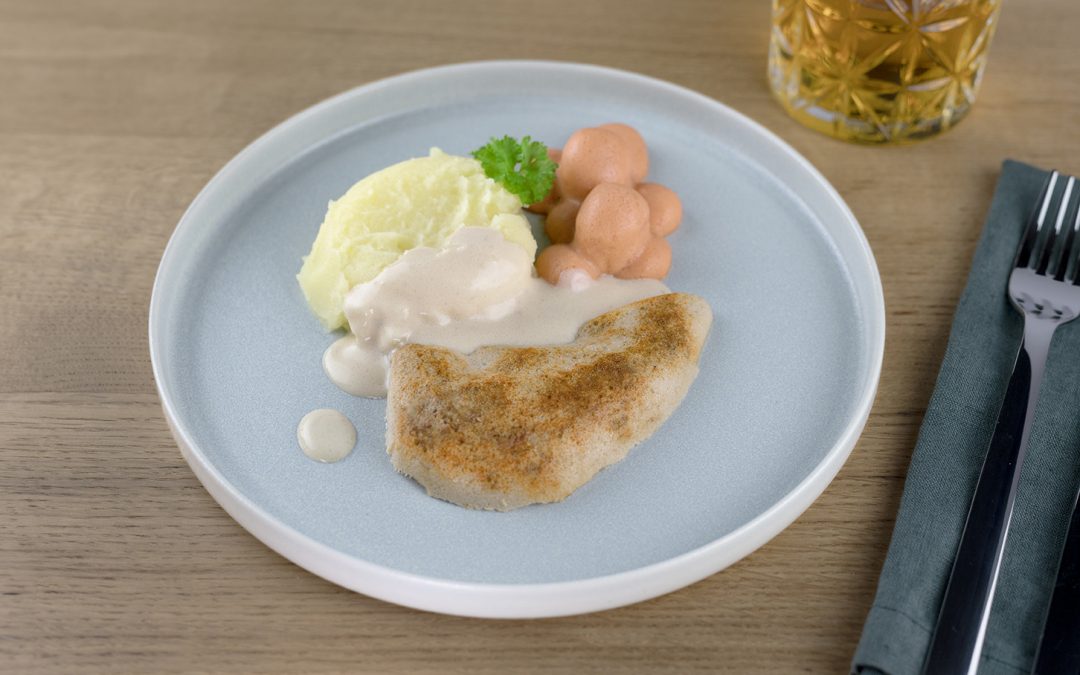 Hähnchenschnitzel „natur“ mit Karotten und Kartoffelpüree