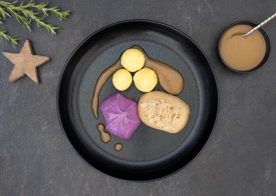 Hähnchen mit Apfel-Rotkohl und Kartöffelchen