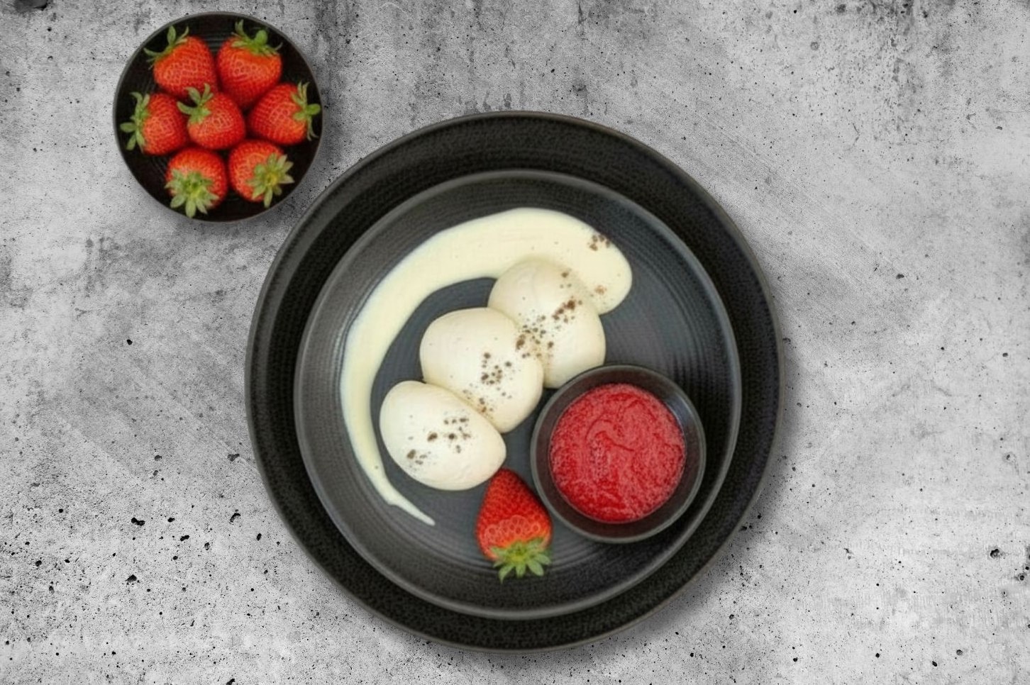 Apfel-Quark-Timbale mit Erdbeeren und Sahnequark Rezeptidee Apfel-Quark-Timbale mit Erdbeerpüree und Sahnequark