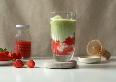 Iced Strawberry-Matcha-Latte