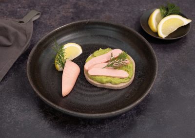 Stulle mit Avocado und Lachs